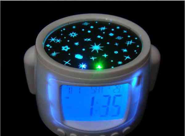 Часы-будильник с проектором звездного неба