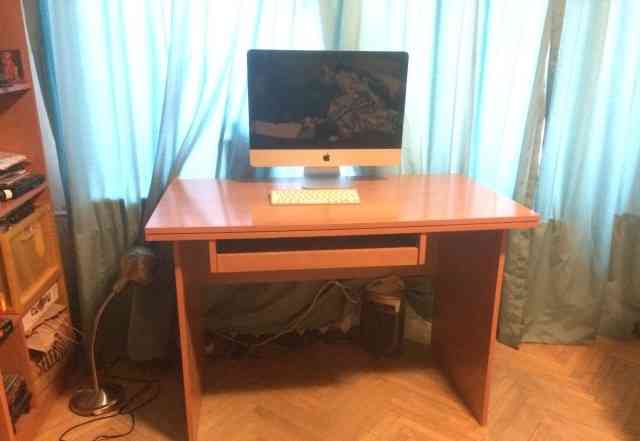 Фактурный компьютерный стол из дерева