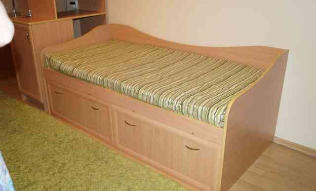 Кровать с 2-мя выдвижными ящиками