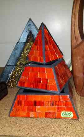 Шкатулка пирамида