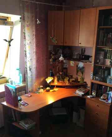 Письменный стол со шкафом