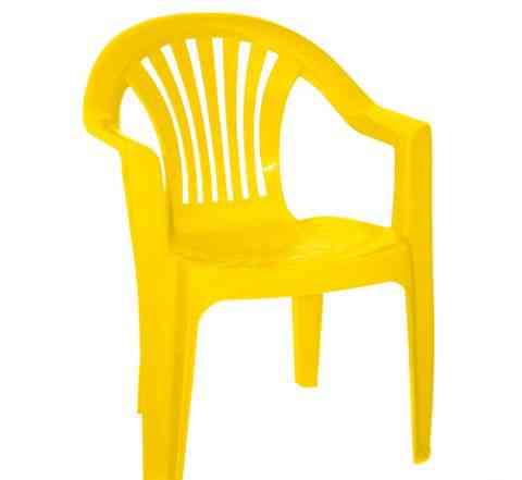 Пластиковые столы и кресла, все цвета