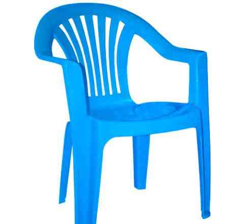 Пластиковые столы и кресла, все цвета