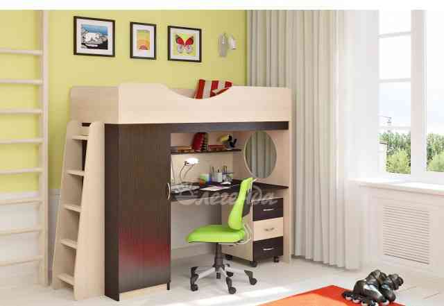 Детская мебель (кровать, стол, шкаф)
