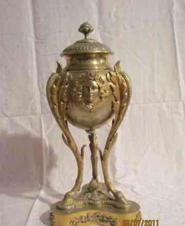 Кубок-ваза Франция 19 век бронза