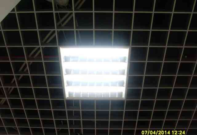 Светильник потолочный люминисцентный 4х18W