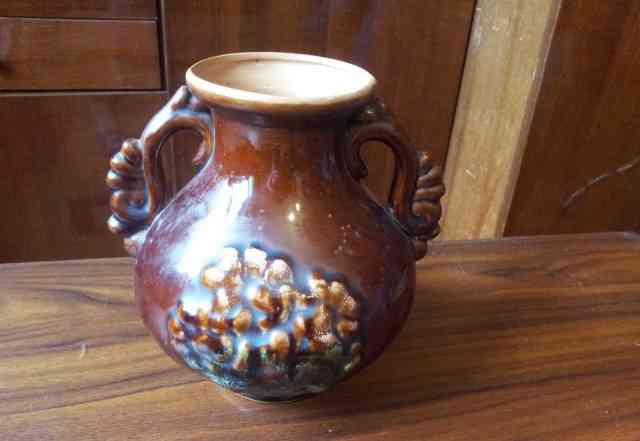 Стильная декоративная керамическая ваза