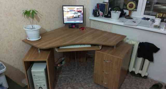Компьютерный стол (стол для компьютера)