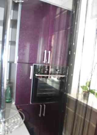 Фиолетовая кухня с барной стойкой (полный комплект