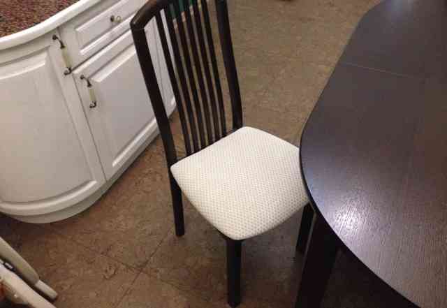 Стол для кухни и стулья