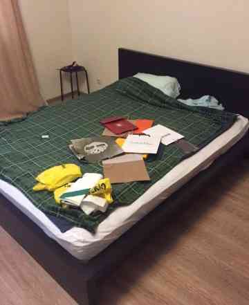 Двуспальная кровать ikea "мальм" 180х200 см