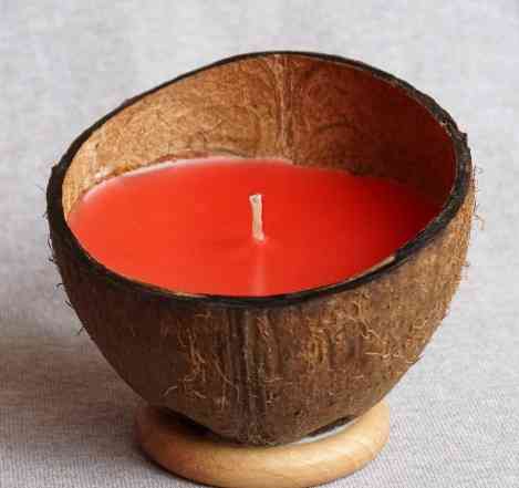 Декоративные свечи в кокосе