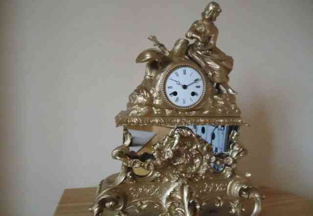 Часы каминные Франция XIX век, бронза