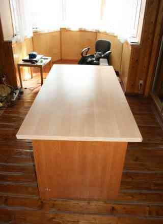  столы офисные в очень хорошем состоянии