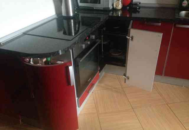 Кухня угловая красная б/у размер 180х230