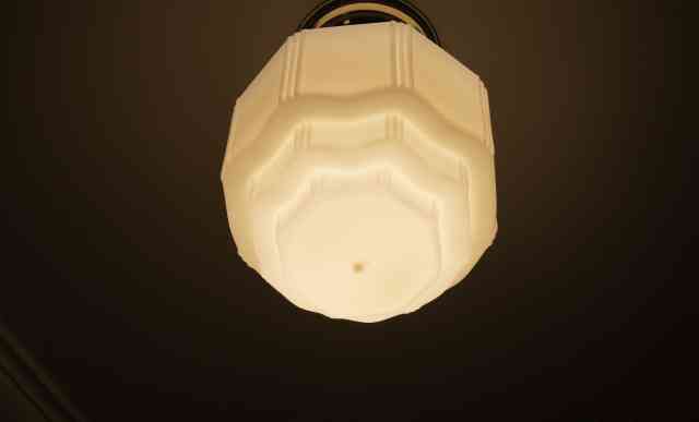 Потолочный светильник в стиле арт деко