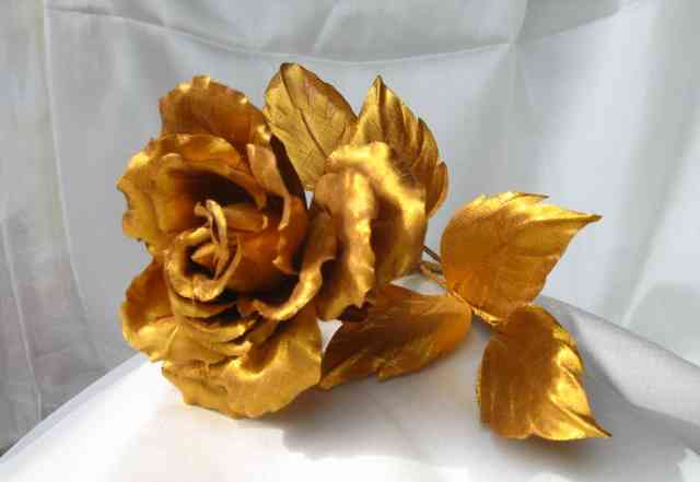 Цветы из шелка Золотые розы