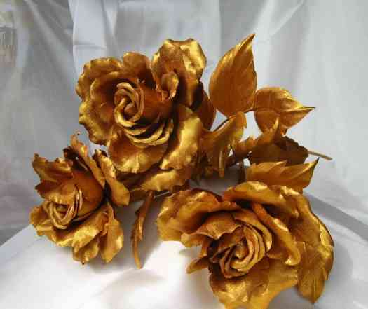 Цветы из шелка Золотые розы