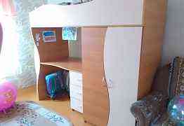 детскую кровать (кровать чердак) стол+ шкаф