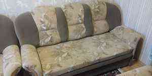 мягкая мебель (диван и два кресла)